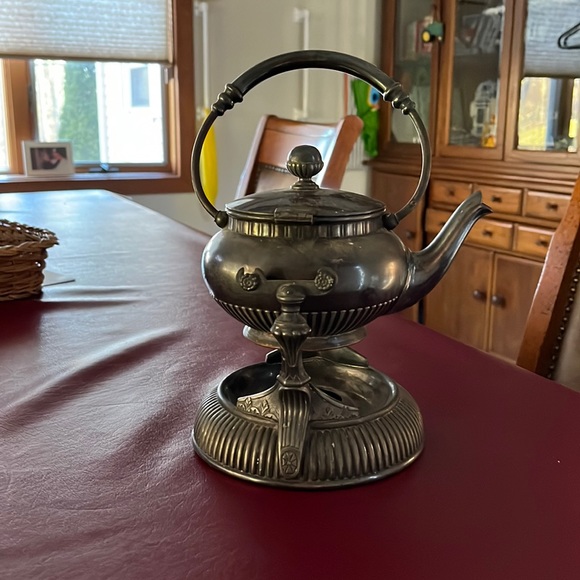 Antique Wilcox Kettle - Picture 2 of 11